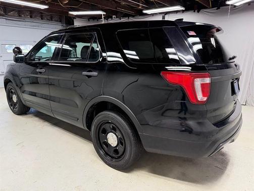 Black 2017 Ford Utility Police Interceptor Base