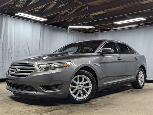 2014 Ford Taurus SE