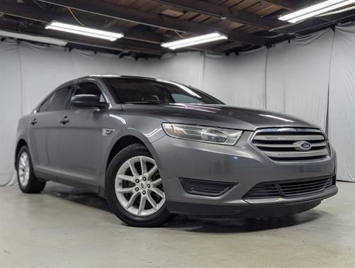 2014 Ford Taurus SE