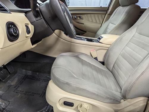 2014 Ford Taurus SE