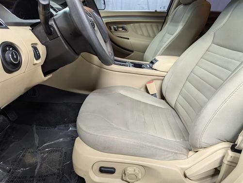 2016 Ford Taurus SE