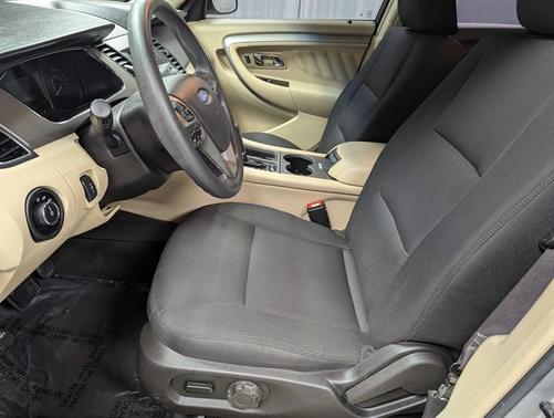 2016 Ford Taurus SE