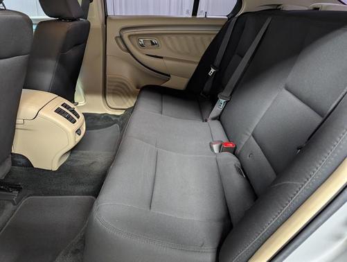 2016 Ford Taurus SE