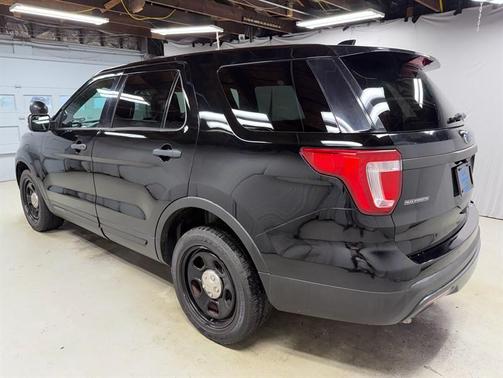 Black 2017 Ford Utility Police Interceptor Base