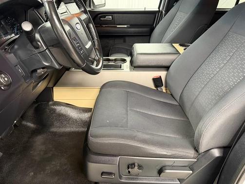 White 2016 Ford Expedition EL XL