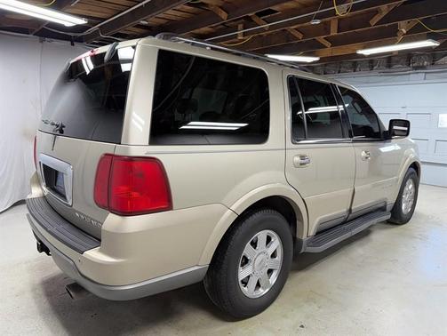 2004 Lincoln Navigator Luxury