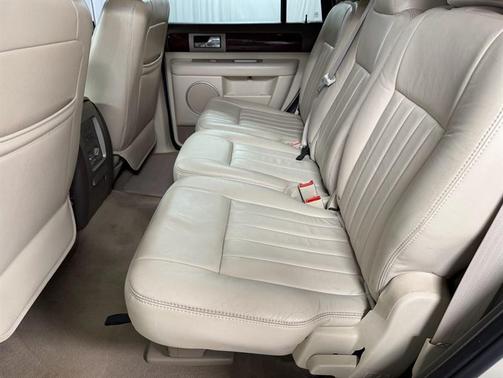 2004 Lincoln Navigator Luxury