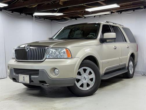 2004 Lincoln Navigator Luxury