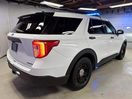 2023 Ford Utility Police Interceptor Base