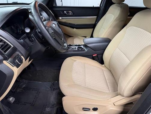 2017 Ford Explorer Base