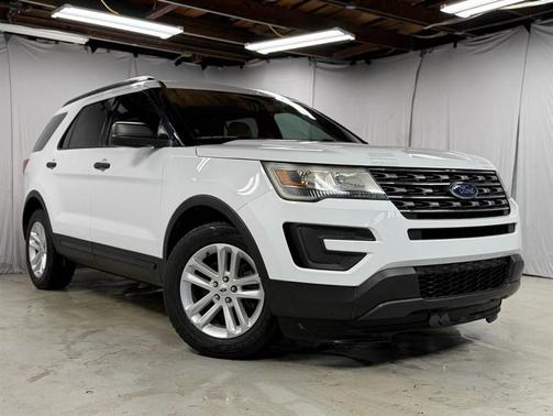 2017 Ford Explorer Base