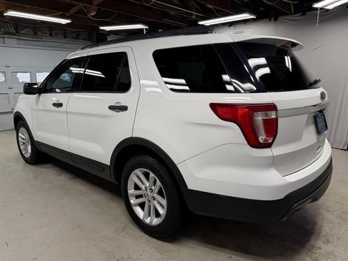 2017 Ford Explorer Base