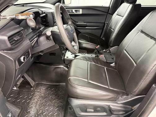 White 2023 Ford Utility Police Interceptor Base