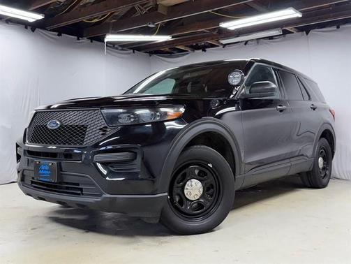 Black 2023 Ford Utility Police Interceptor Base