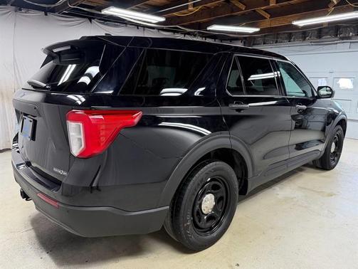 Black 2023 Ford Utility Police Interceptor Base
