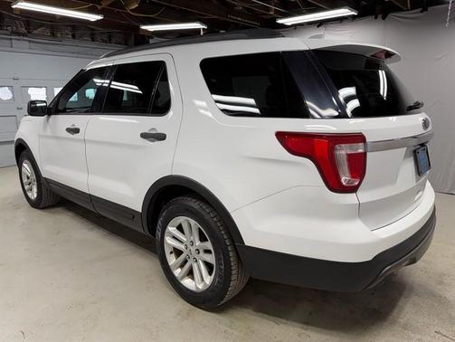 2017 Ford Explorer Base