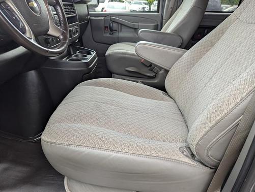 2017 Chevrolet Express 2500 LS