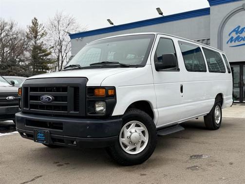 2014 Ford E350 Super Duty XLT