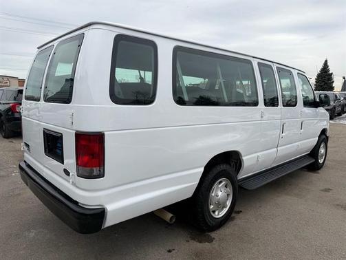 2014 Ford E350 Super Duty XLT