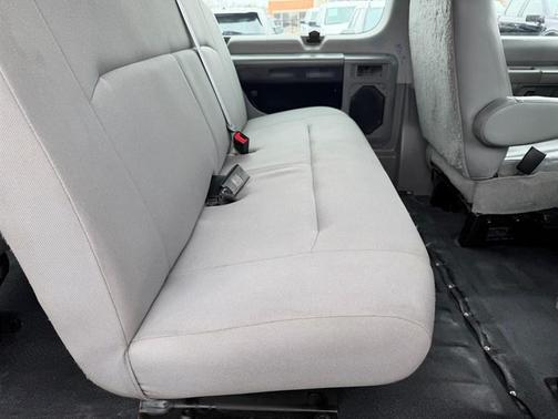 2014 Ford E350 Super Duty XLT