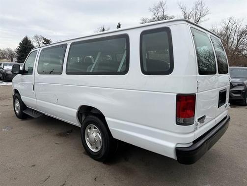 2014 Ford E350 Super Duty XLT