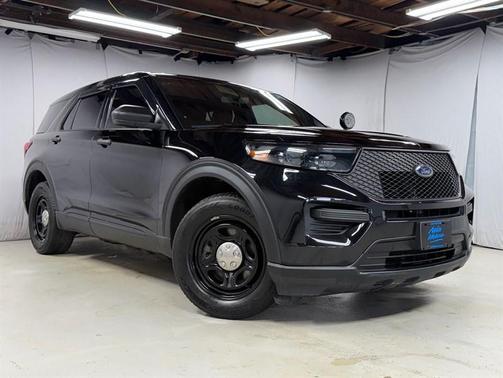 Black 2023 Ford Utility Police Interceptor Base