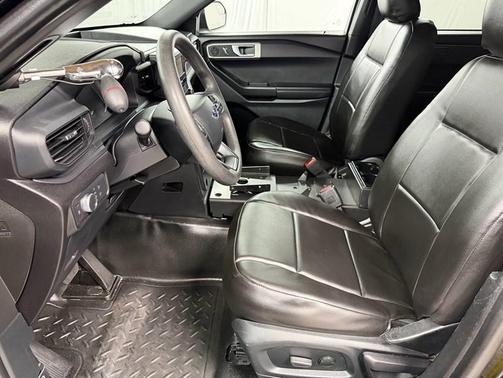 Black 2022 Ford Utility Police Interceptor Base