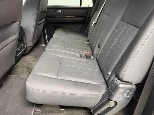 White 2017 Ford Expedition EL XL