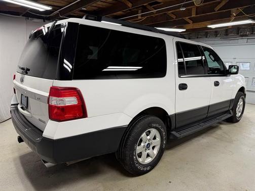 White 2017 Ford Expedition EL XL