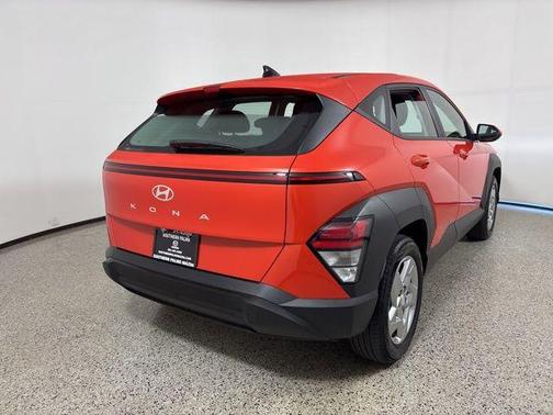 2024 Hyundai KONA SE