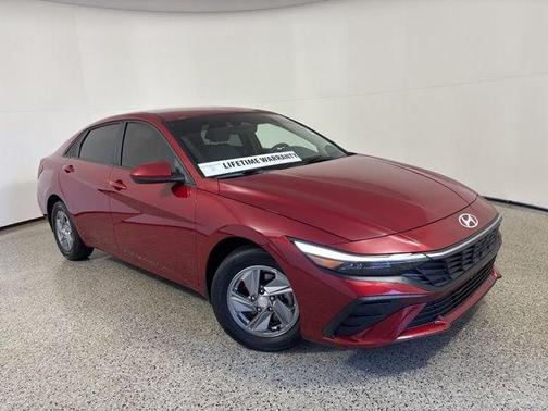 2024 Hyundai ELANTRA SE