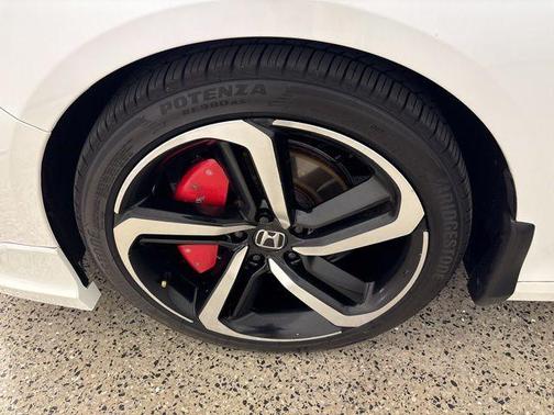 Platinum White Pearl 2022 Honda Accord Sport 2.0T