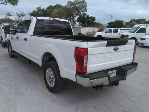 Oxford White 2022 Ford F-350 XLT