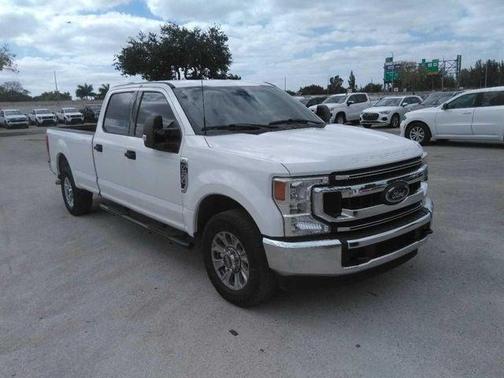 Oxford White 2022 Ford F-350 XLT