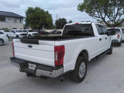 Oxford White 2022 Ford F-350 XLT