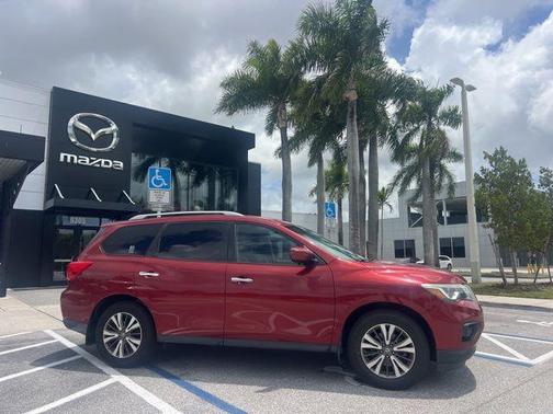 Red 2017 Nissan Pathfinder SL
