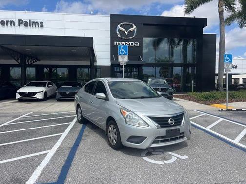 2015 Nissan Versa 1.6 SV