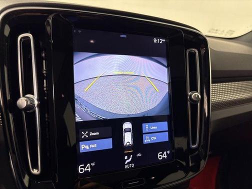 2020 Volvo XC40 T4 R-Design