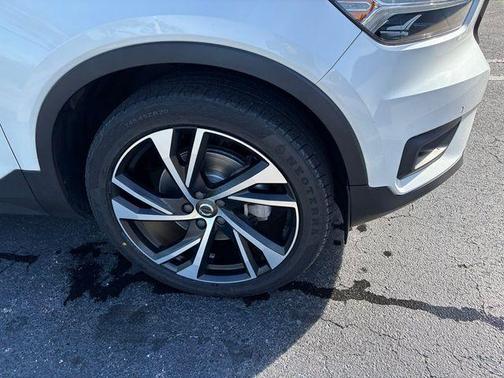 2020 Volvo XC40 T4 R-Design