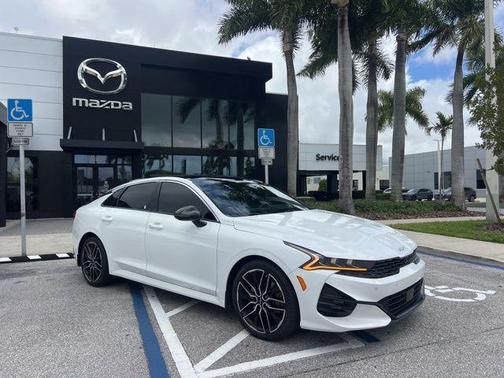 Glacial White Pearl 2024 Kia K5 GT