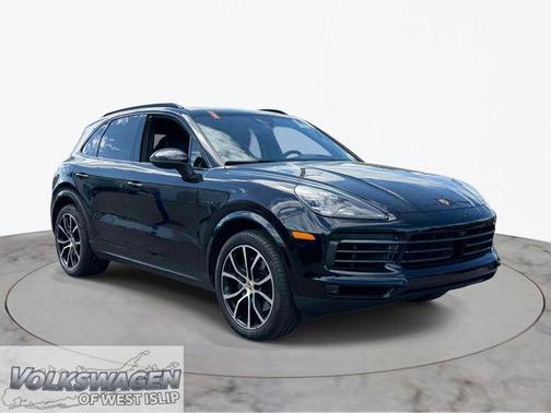 Black 2022 Porsche Cayenne Cayenne E-Hybrid Platinum Edition