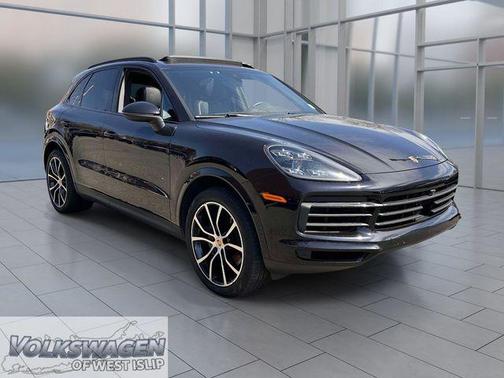 Black 2022 Porsche Cayenne Cayenne E-Hybrid Platinum Edition