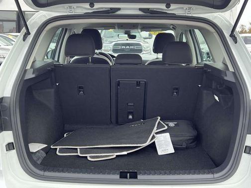 Pure White 2025 Volkswagen Taos 1.5T S