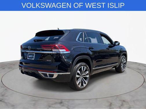 Deep Black 2022 Volkswagen Atlas Cross Sport 3.6L V6 SEL Premium R-Line