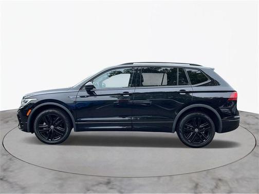 2022 Volkswagen Tiguan 2.0T SE R-Line Black 4MOTION