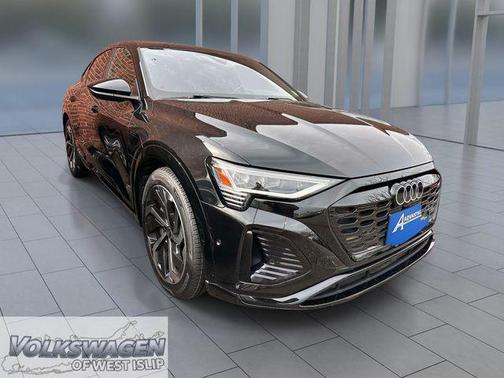Mythos Black Metallic 2024 Audi Q8 e-tron Premium Plus