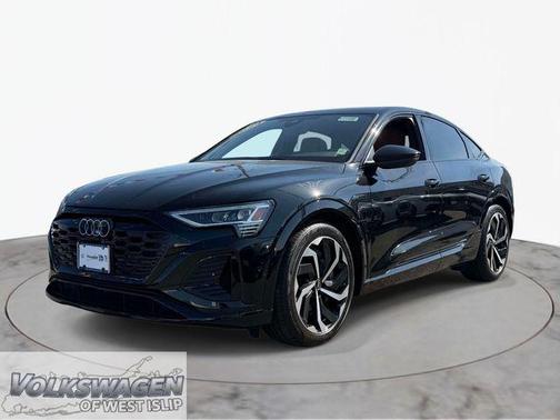 Mythos Black Metallic 2024 Audi Q8 e-tron Premium Plus