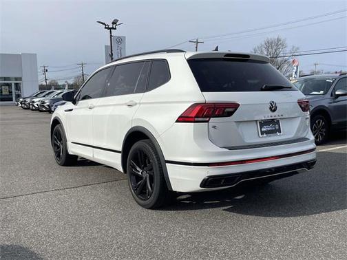2023 Volkswagen Tiguan 2.0T SE R-Line Black 4MOTION