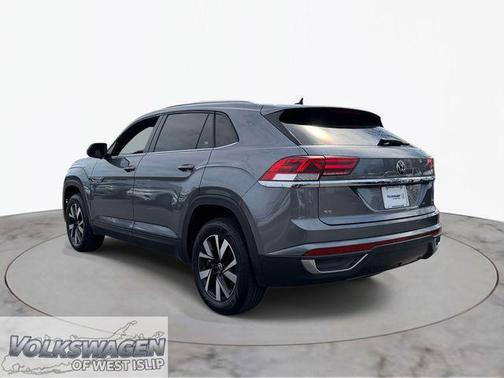 Platinum Gray Metallic 2023 Volkswagen Atlas Cross Sport 2.0T SE