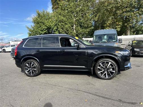 2024 Volvo XC90 B6 Plus Bright Theme 7-Seater